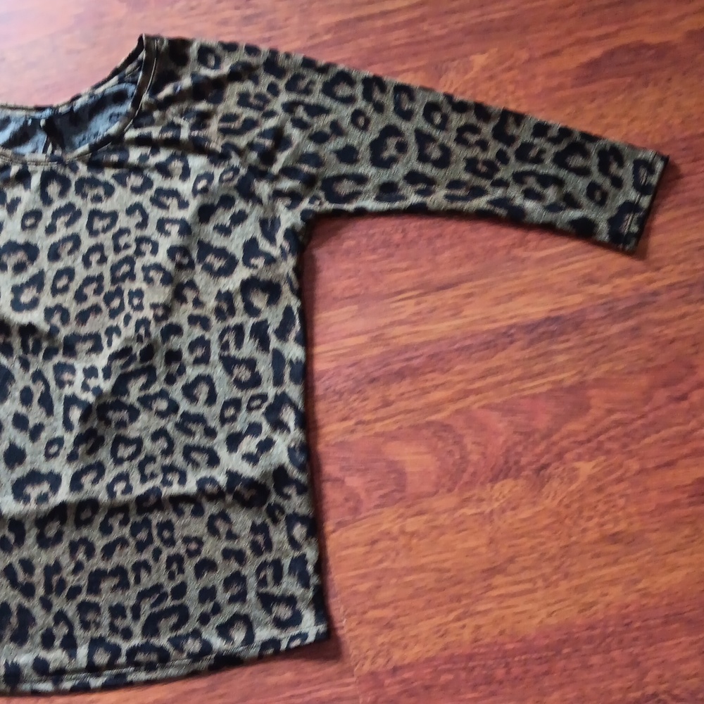 💟Dynamite leopard top - Picture 3 of 6